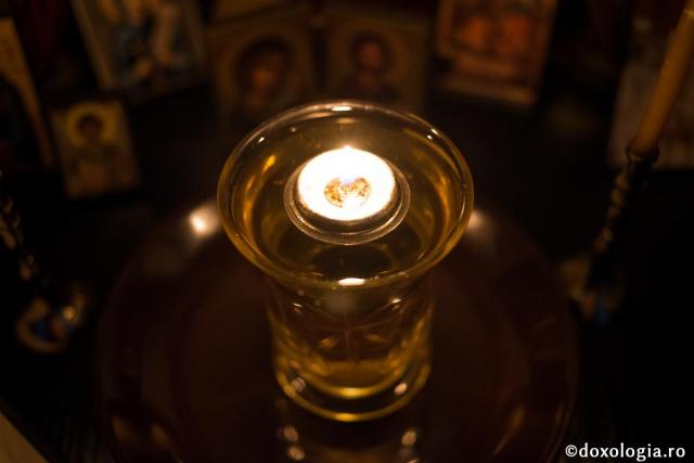 candelă aprinsă