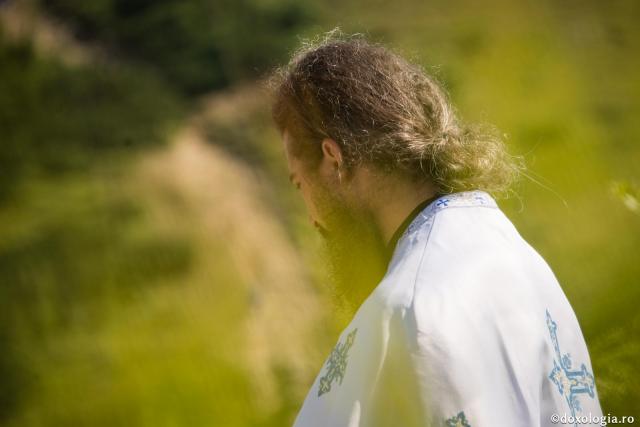 Omul trebuie să trăiască pururea cu luare aminte la gânduri