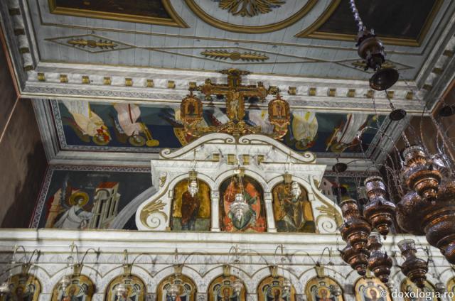 (Foto) Mănăstirea Maicii Domnului din localitatea Paleokastritsa, Insula Corfu – Grecia 