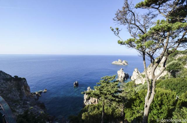 (Foto) Mănăstirea Maicii Domnului din localitatea Paleokastritsa, Insula Corfu – Grecia 