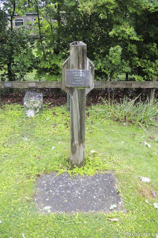 (Foto) Cimitirul de lângă Mănăstirea Essex, Anglia – mormântul mamei părintelui Rafail Noica