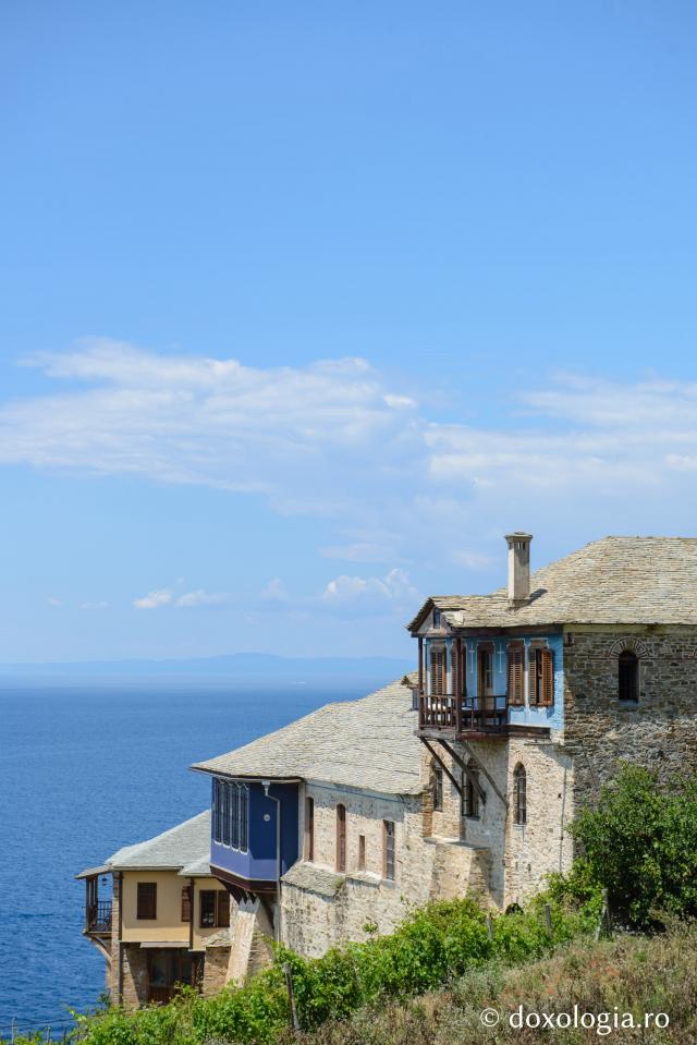 Mănăstirea Dohiariu din Muntele Athos – marea ctitorie a domnitorului Alexandru Lăpușneanu / Foto: Pr. Silviu Cluci Mănăstirea Dohiariu din Muntele Athos