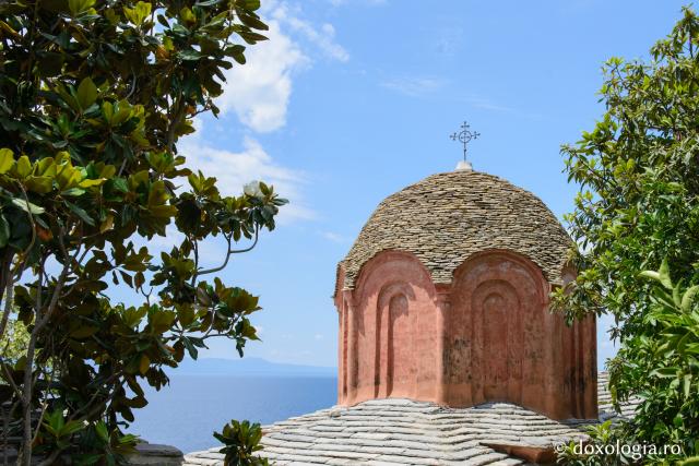 Mănăstirea Dohiariu din Muntele Athos – marea ctitorie a domnitorului Alexandru Lăpușneanu / Foto: Pr. Silviu Cluci Mănăstirea Dohiariu din Muntele Athos
