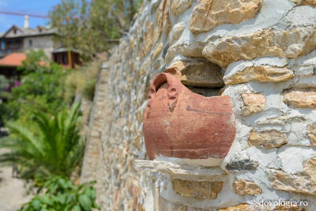 Mănăstirea Dohiariu din Muntele Athos – marea ctitorie a domnitorului Alexandru Lăpușneanu / Foto: Pr. Silviu Cluci Mănăstirea Dohiariu din Muntele Athos