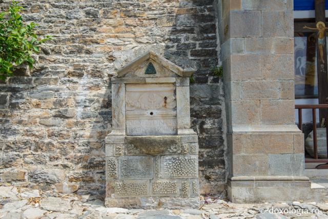 Mănăstirea Dohiariu din Muntele Athos – marea ctitorie a domnitorului Alexandru Lăpușneanu / Foto: Pr. Silviu Cluci Mănăstirea Dohiariu din Muntele Athos