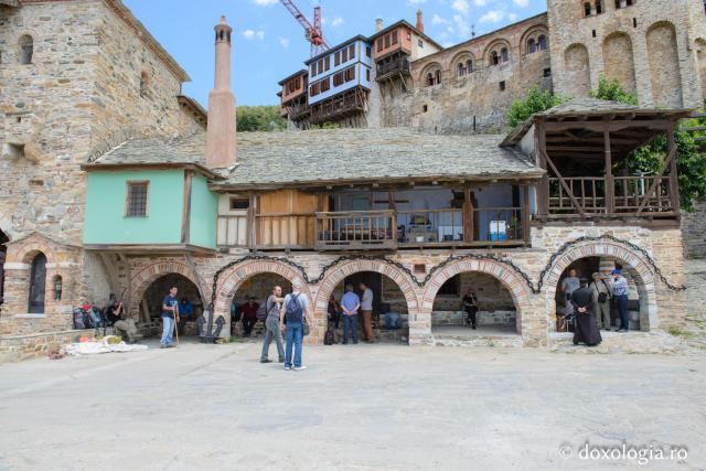 Mănăstirea Dohiariu din Muntele Athos – marea ctitorie a domnitorului Alexandru Lăpușneanu / Foto: Pr. Silviu Cluci Mănăstirea Dohiariu din Muntele Athos