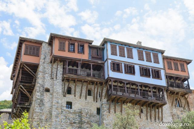Mănăstirea Dohiariu din Muntele Athos – marea ctitorie a domnitorului Alexandru Lăpușneanu / Foto: Pr. Silviu Cluci Mănăstirea Dohiariu din Muntele Athos