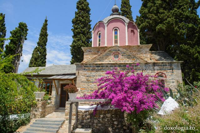 Mănăstirea Dohiariu din Muntele Athos – marea ctitorie a domnitorului Alexandru Lăpușneanu / Foto: Pr. Silviu Cluci Mănăstirea Dohiariu din Muntele Athos