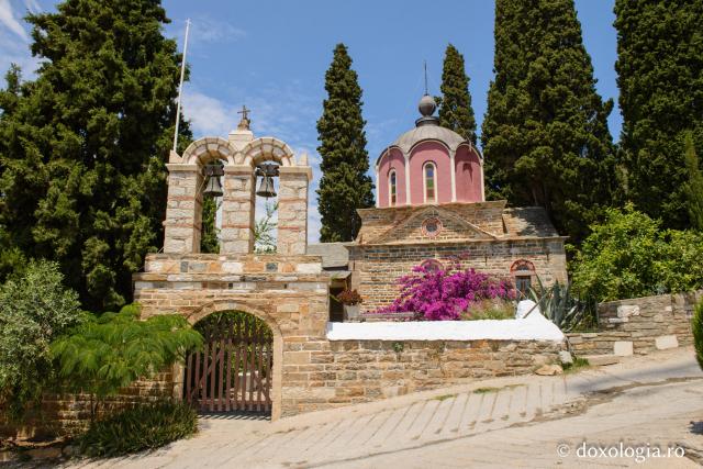 Mănăstirea Dohiariu din Muntele Athos – marea ctitorie a domnitorului Alexandru Lăpușneanu / Foto: Pr. Silviu Cluci Mănăstirea Dohiariu din Muntele Athos