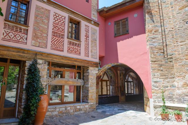 Mănăstirea Dohiariu din Muntele Athos – marea ctitorie a domnitorului Alexandru Lăpușneanu / Foto: Pr. Silviu Cluci Mănăstirea Dohiariu din Muntele Athos