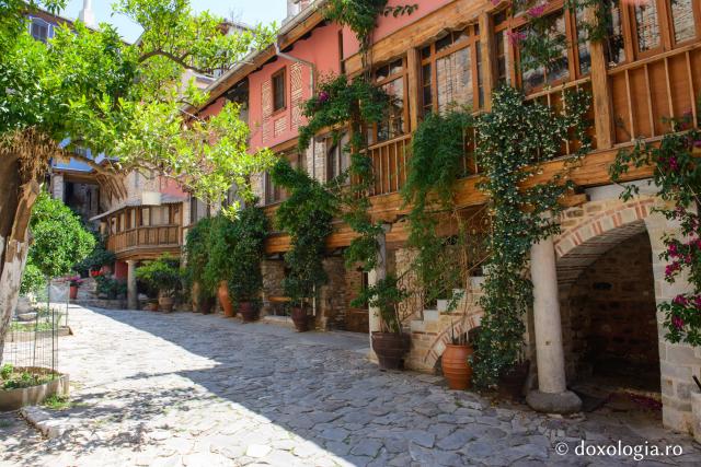 Mănăstirea Dohiariu din Muntele Athos – marea ctitorie a domnitorului Alexandru Lăpușneanu / Foto: Pr. Silviu Cluci Mănăstirea Dohiariu din Muntele Athos