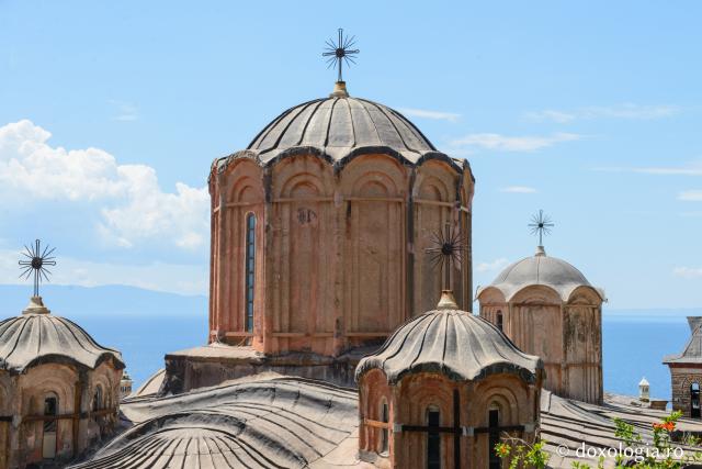 Mănăstirea Dohiariu din Muntele Athos – marea ctitorie a domnitorului Alexandru Lăpușneanu / Foto: Pr. Silviu Cluci Mănăstirea Dohiariu din Muntele Athos
