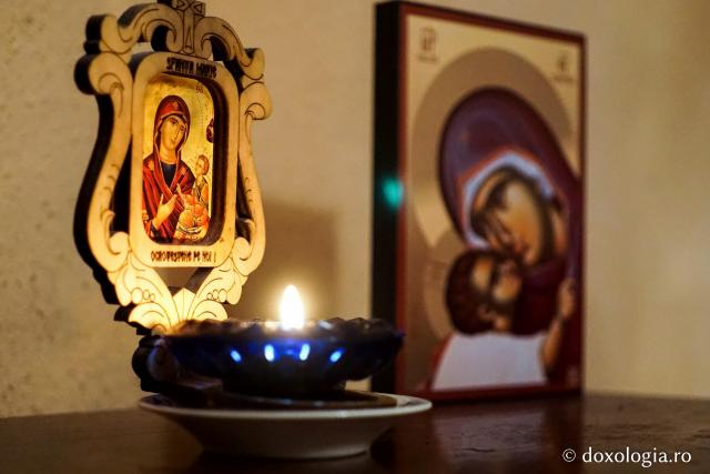 candelă aprinsă