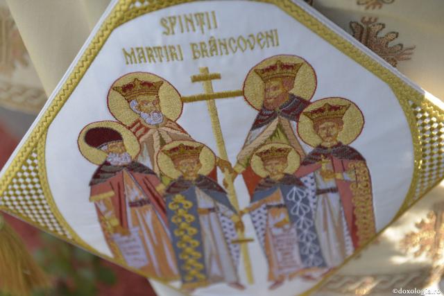 Altarul de vară al Mănăstirii Zosin, sfinţit de şase ierarhi (Galerie FOTO)