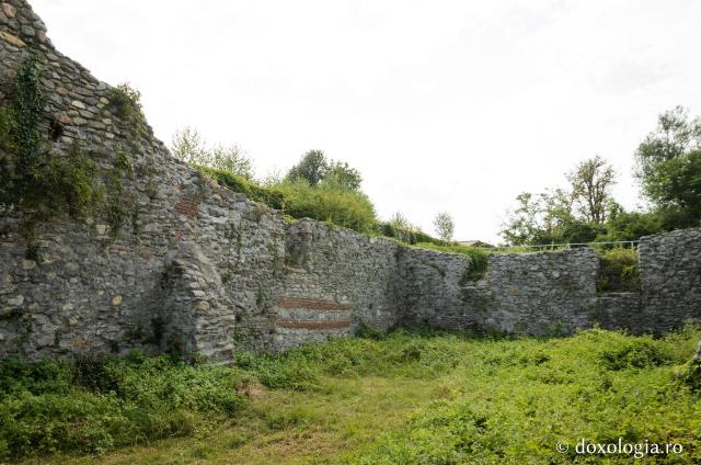 Cea mai veche ctitorie voievodală din Țara Românească – Biserica Domnească din Curtea de Argeș / Foto: Ioana Zlotea Biserica Domnească din Curtea de Argeș