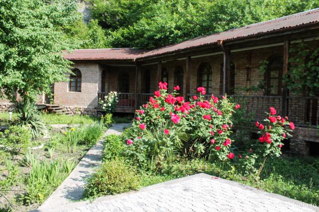Mănăstirea Tsageri din Georgia