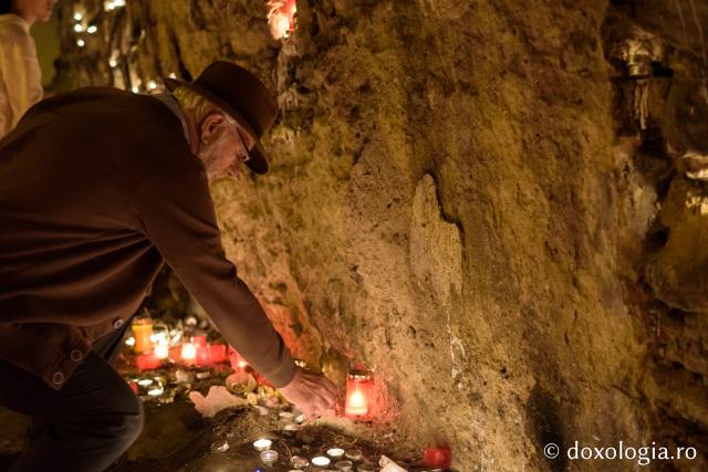 (Foto) Nopți luminate de credință la Hramul Sfintei Parascheva – 2019