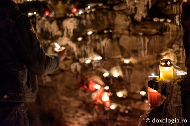 (Foto) Nopți luminate de credință la Hramul Sfintei Parascheva – 2019