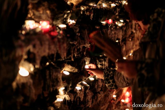 (Foto) Nopți luminate de credință la Hramul Sfintei Parascheva – 2019