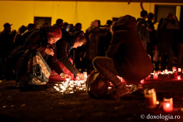 (Foto) Nopți luminate de credință la Hramul Sfintei Parascheva – 2019