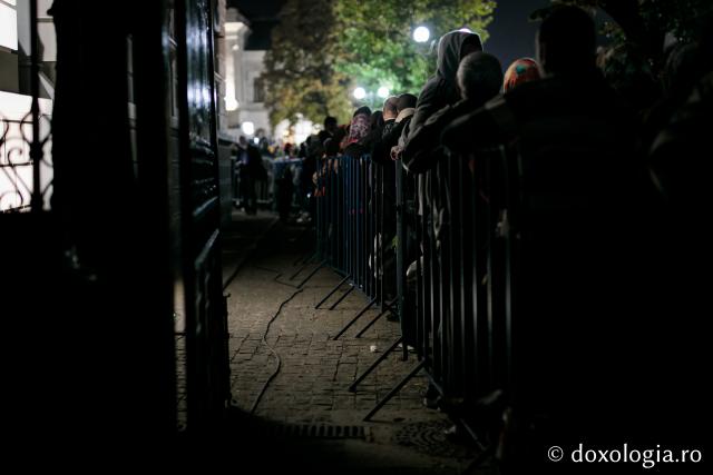 (Foto) Nopți luminate de credință la Hramul Sfintei Parascheva – 2019