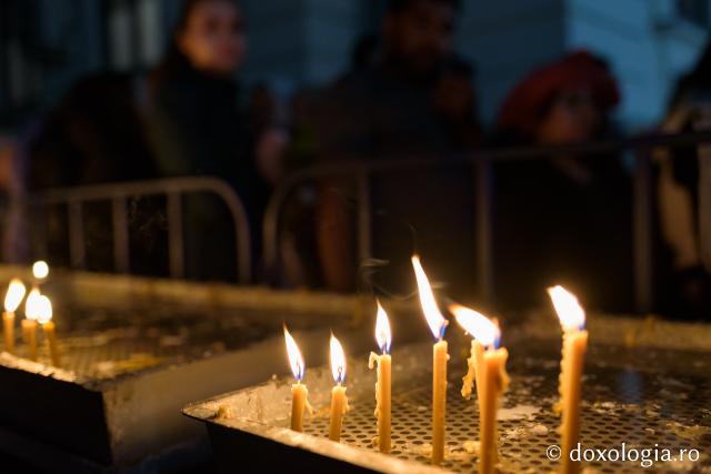 (Foto) Nopți luminate de credință la Hramul Sfintei Parascheva – 2019