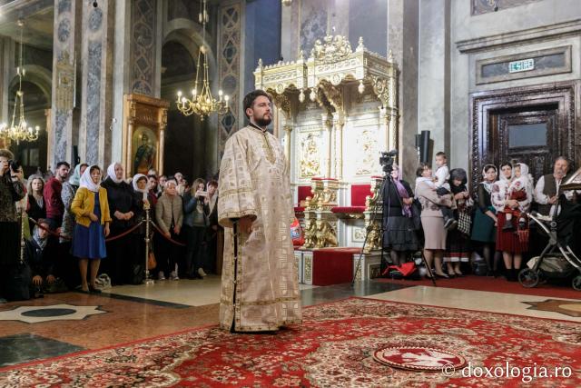 (Foto) Sfânta Liturghie arhierească săvârșită de Preasfințitul Calinic Botoşăneanul, Episcop-vicar al Arhiepiscopiei Iaşilor – 2019 (Foto) Sfânta Liturghie arhierească săvârșită de Preasfințitul Calinic Botoşăneanul, Episcop-vicar al Arhiepiscopiei Iaşilor – 2019