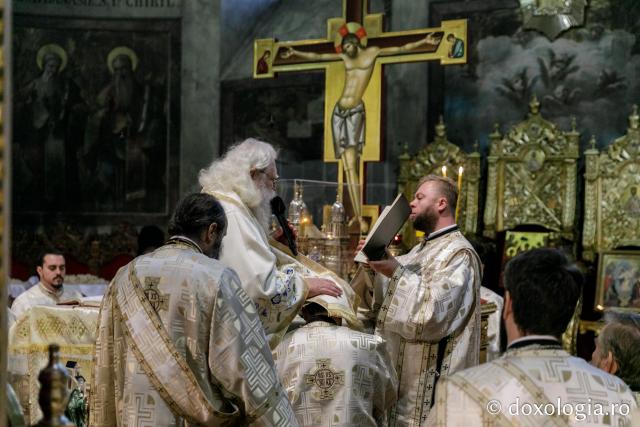 (Foto) Sfânta Liturghie arhierească săvârșită de Preasfințitul Calinic Botoşăneanul, Episcop-vicar al Arhiepiscopiei Iaşilor – 2019 (Foto) Sfânta Liturghie arhierească săvârșită de Preasfințitul Calinic Botoşăneanul, Episcop-vicar al Arhiepiscopiei Iaşilor – 2019