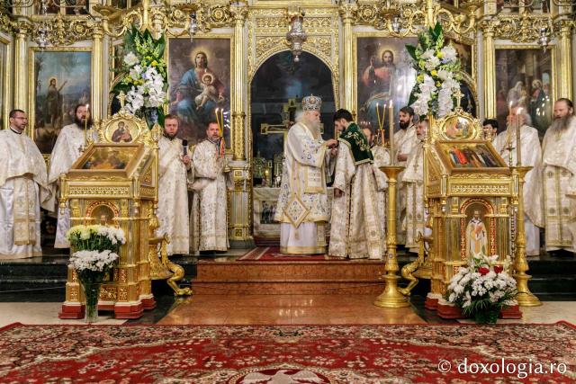 (Foto) Sfânta Liturghie arhierească săvârșită de Preasfințitul Calinic Botoşăneanul, Episcop-vicar al Arhiepiscopiei Iaşilor – 2019