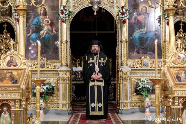 (Foto) „Închinămu-ne patimilor Tale, Hristoase” – Denia celor 12 Evanghelii la Catedrala Mitropolitană și la Mănăstirea Golia, 2021