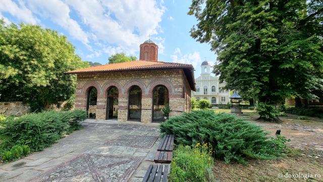 Locul unde moaștele Cuvioasei Parascheva au stat timp de 155 de ani – Biserica „Sfinții Apostoli Petru și Pavel” din Veliko Târnovo / Foto: Bogdan Zamfirescu Biserica „Sfinții Apostoli Petru și Pavel” din Veliko Târnovo