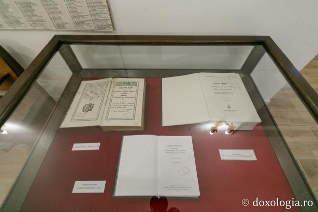 (Foto) Obiecte ale Sfântului Paisie Velicicovschi, expuse în noul muzeu al Mănăstirii Neamț