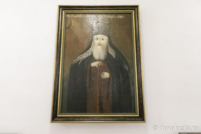 (Foto) Obiecte ale Sfântului Paisie Velicicovschi, expuse în noul muzeu al Mănăstirii Neamț