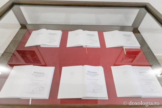 (Foto) Obiecte ale Sfântului Paisie Velicicovschi, expuse în noul muzeu al Mănăstirii Neamț