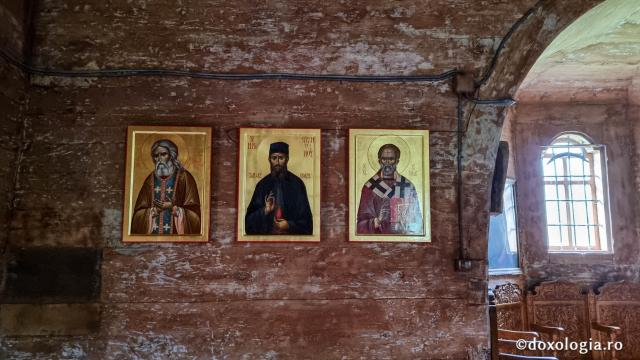 Interior - Mănăstirea Tarcău