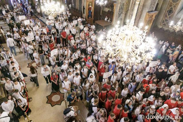 (Foto) Sfânta Liturghie la Catedrala Mitropolitană în încheierea celei de-a patra ediții a Întâlnirii Tinerilor Ortodocși din Moldova