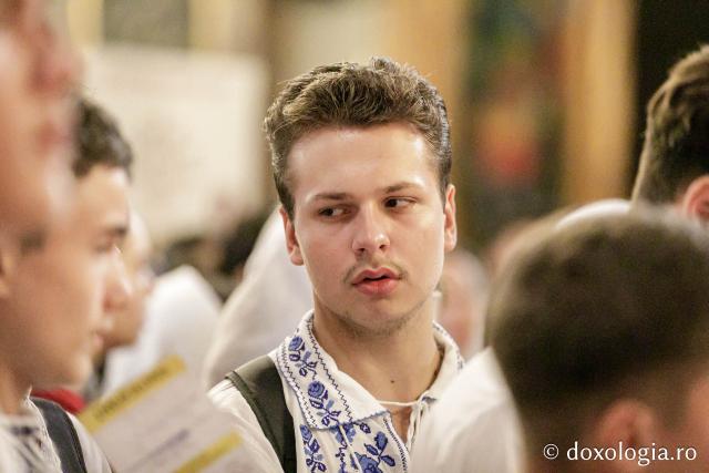 (Foto) Sfânta Liturghie la Catedrala Mitropolitană în încheierea celei de-a patra ediții a Întâlnirii Tinerilor Ortodocși din Moldova