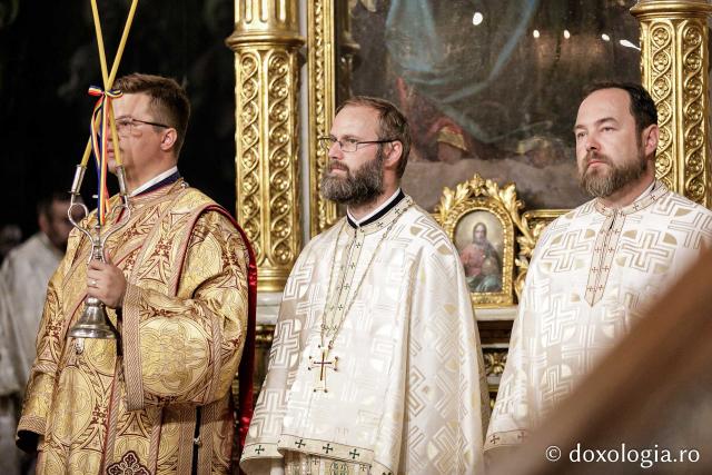 (Foto) Sfânta Liturghie la Catedrala Mitropolitană în încheierea celei de-a patra ediții a Întâlnirii Tinerilor Ortodocși din Moldova