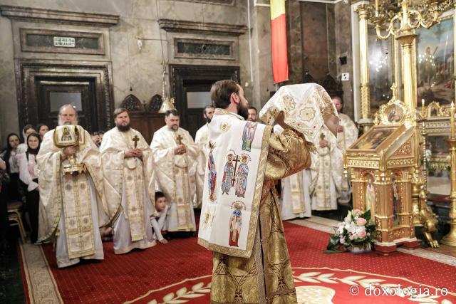 (Foto) Sfânta Liturghie la Catedrala Mitropolitană în încheierea celei de-a patra ediții a Întâlnirii Tinerilor Ortodocși din Moldova