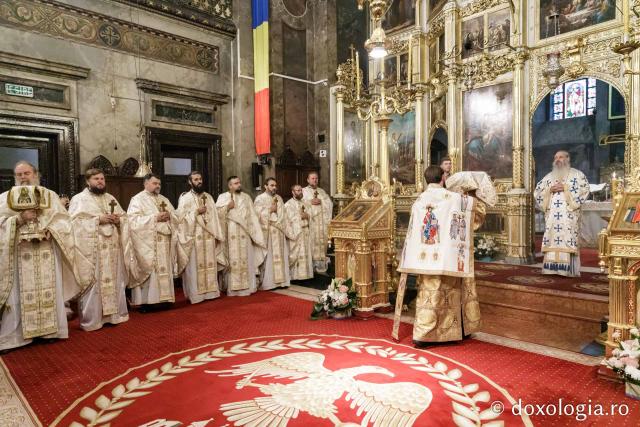 (Foto) Sfânta Liturghie la Catedrala Mitropolitană în încheierea celei de-a patra ediții a Întâlnirii Tinerilor Ortodocși din Moldova
