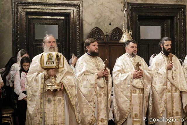 (Foto) Sfânta Liturghie la Catedrala Mitropolitană în încheierea celei de-a patra ediții a Întâlnirii Tinerilor Ortodocși din Moldova