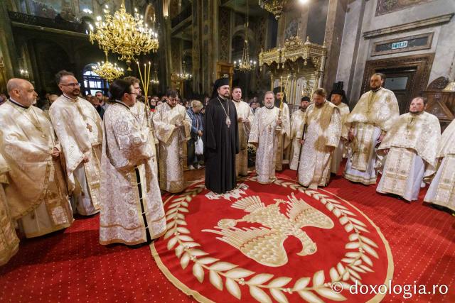 PS Veniamin a slujit la Catedrala Mitropolitană din Iași în a cincea zi de pelerinaj / Foto: pr. Silviu Cluci PS Veniamin a slujit la Catedrala Mitropolitană din Iași în a cincea zi de pelerinaj