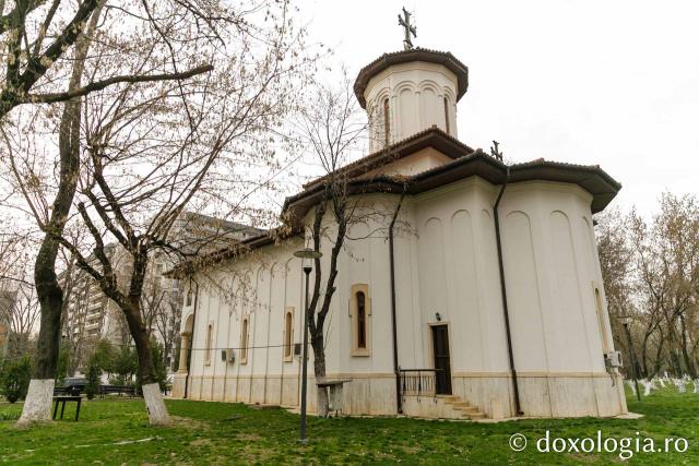 Prăznuirea Sfântului Grigorie Palama la Biserica din campusul Universității Politehnica București / Foto: pr. Silviu Cluci Prăznuirea Sfântului Grigorie Palama la Biserica din campusul Universității Politehnica București