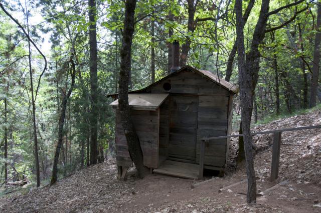 (Foto) Acasă la Părintele Serafim Rose – Mănăstirea „Sfântul Gherman” de la Platina